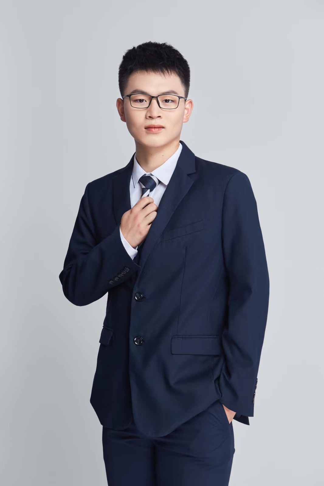 形象照.jpg 形象照.jpg